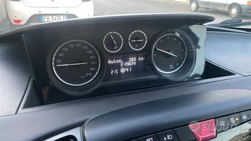 Bianco Usata 2012 Lancia Ypsilon Due volumi | 3900 € (Buon prezzo) - Immagine 1/4