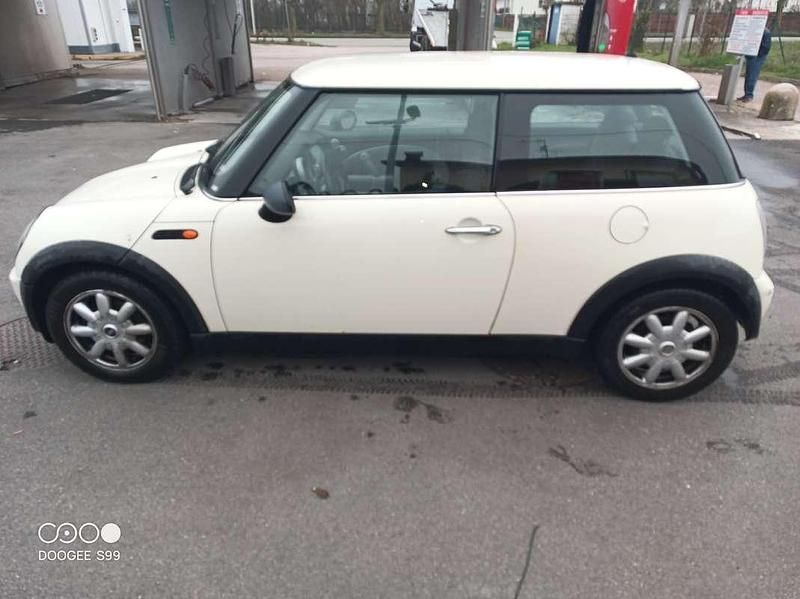 Usata Mini ONE 90 CV (66 kW) 2004 Utilitaria