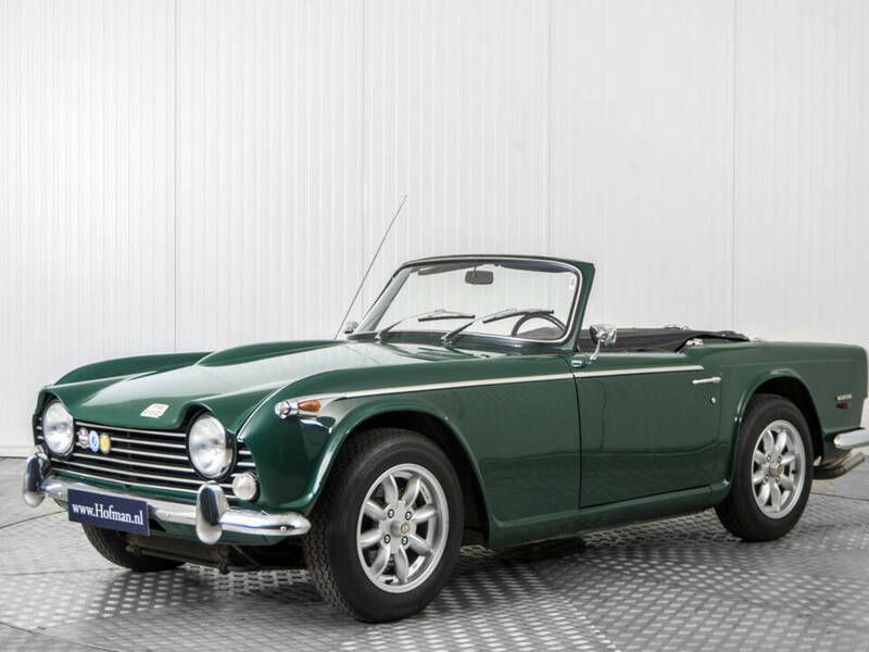 Verde Usata 1968 Triumph TR 250 Cabrio | 44.900 € - Immagine 1/4