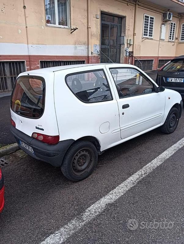 Occasion Fiat 600 54 ch (39 kW) 1999 Blanc Berline