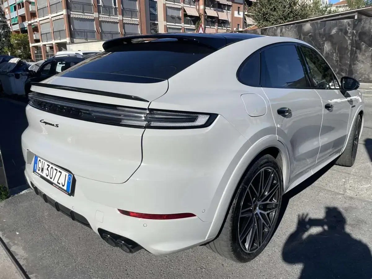 Usata Porsche Cayenne 354 CV (260 kW) 2024 Gesso SUV