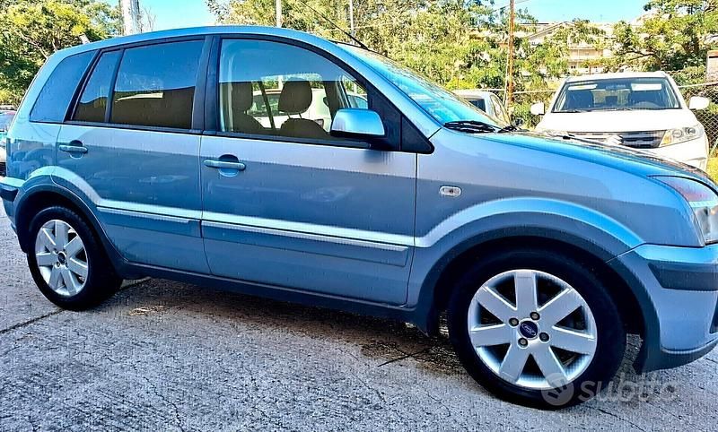 Usata Ford Fusion 67 CV (49 kW) 2007 Bianco Berlina