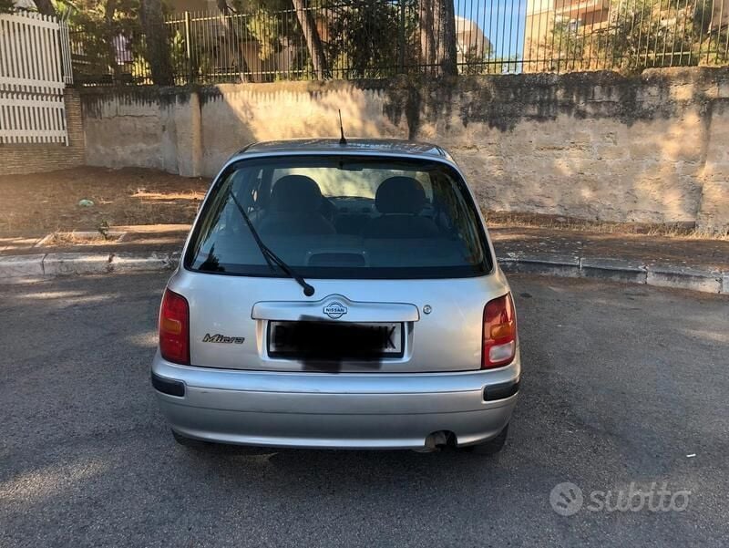 Usata Nissan Micra 57 CV (41 kW) 1998 Grigio Utilitaria