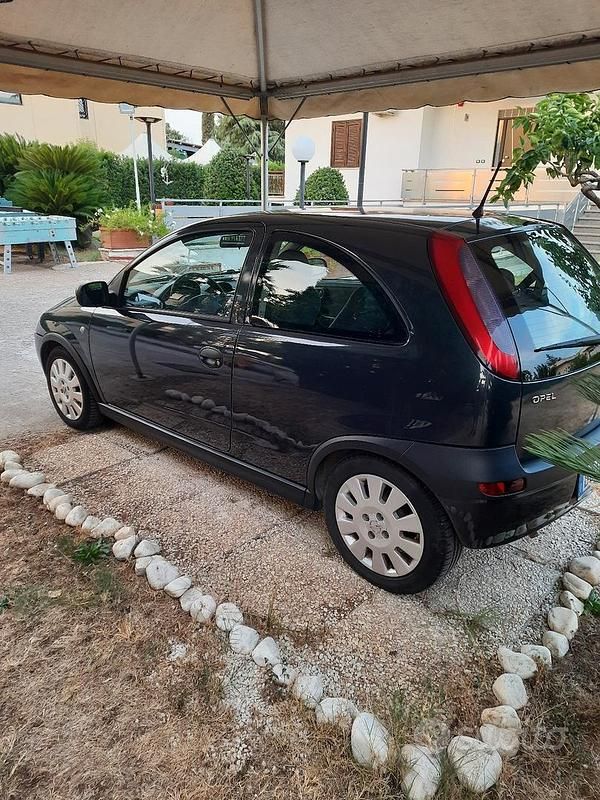 Usata Opel Corsa 75 CV (55 kW) 2002 Utilitaria