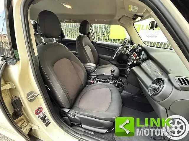 Usata Mini Cooper D 116 CV (85 kW) 2016 Beige Utilitaria