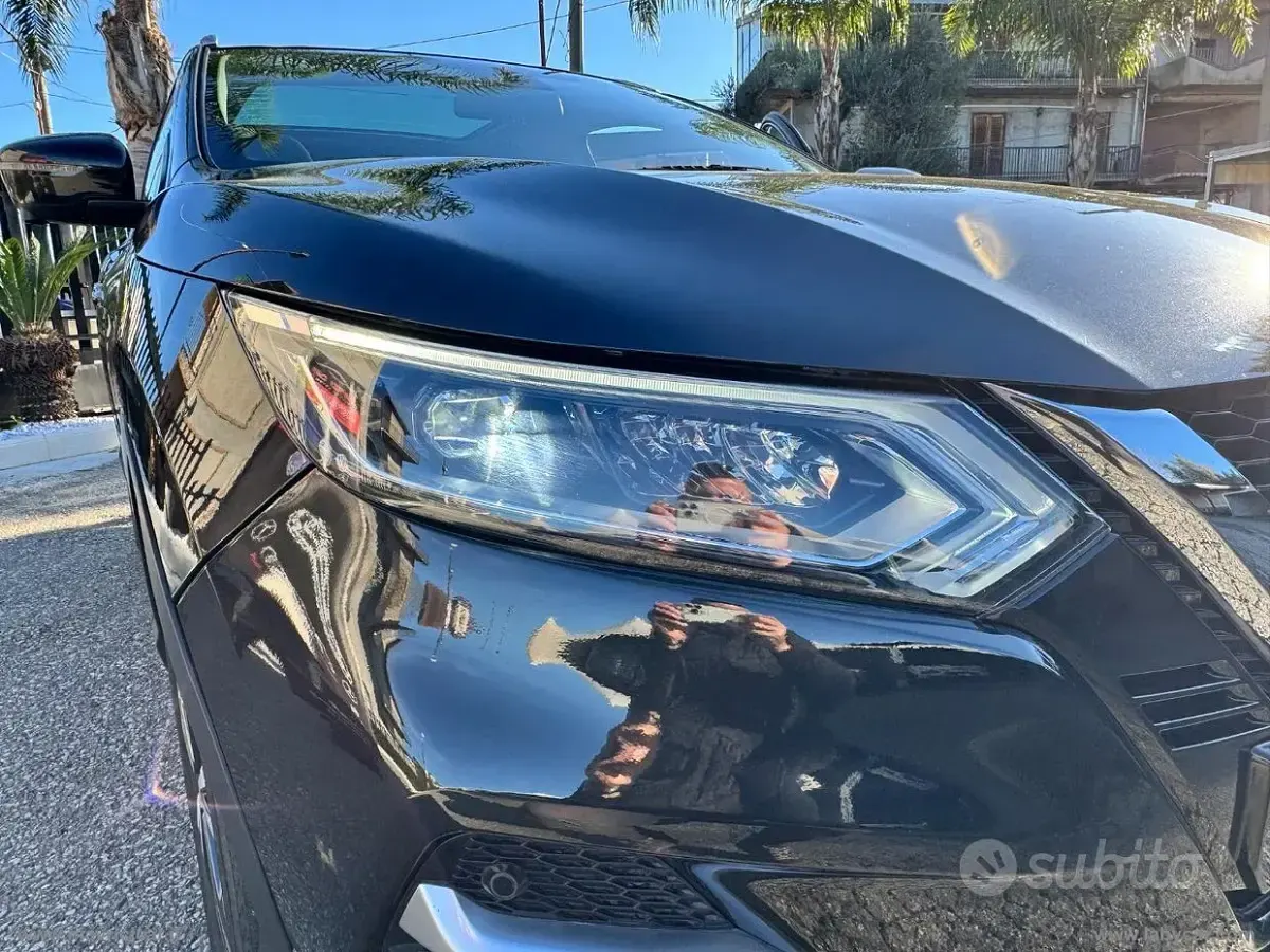 Usata Nissan Qashqai N-Connecta 131 CV (96 kW) 2018 Nero SUV