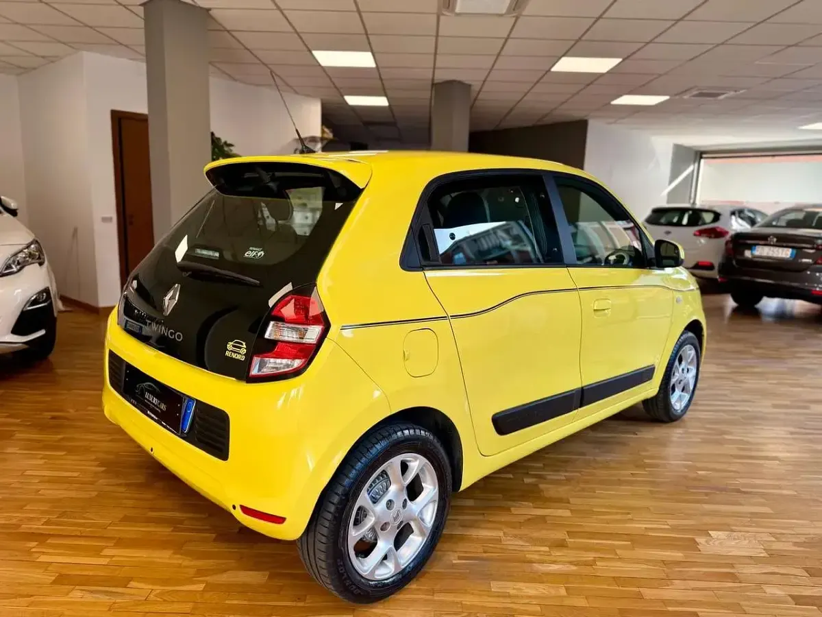Usata Renault Twingo SE 69 CV (50 kW) 2018 Giallo Utilitaria