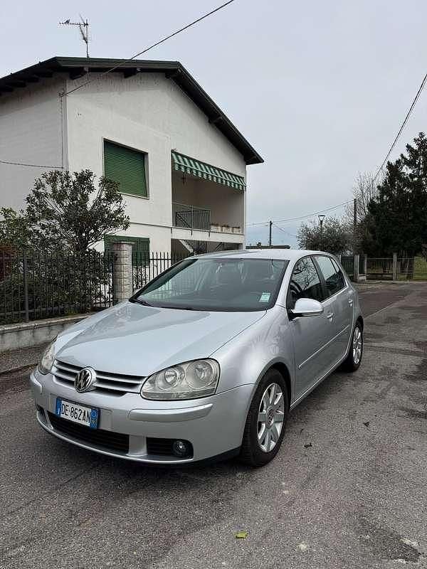 Usata VW Golf V Sportline 105 CV (77 kW) 2007 Berlina