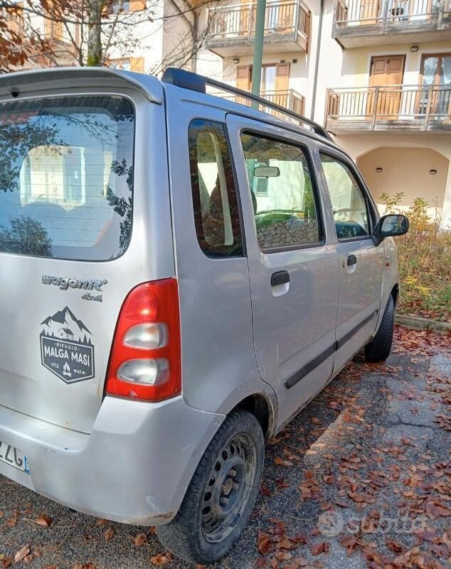 Usata Suzuki Wagon R+ 76 CV (55 kW) 2005 Grigio Monovolume