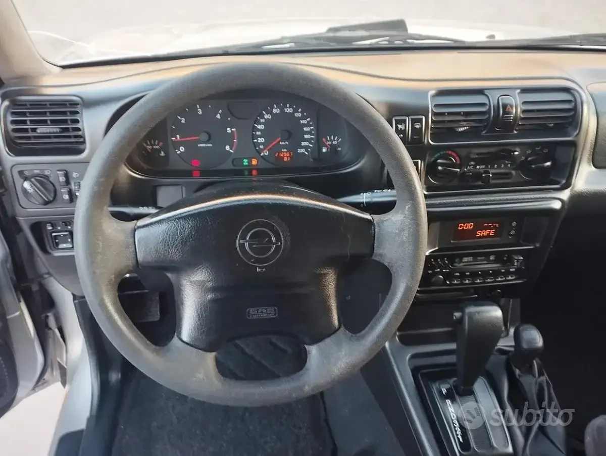 Usata Opel Frontera Sport 115 CV (84 kW) 1999 Grigio SUV