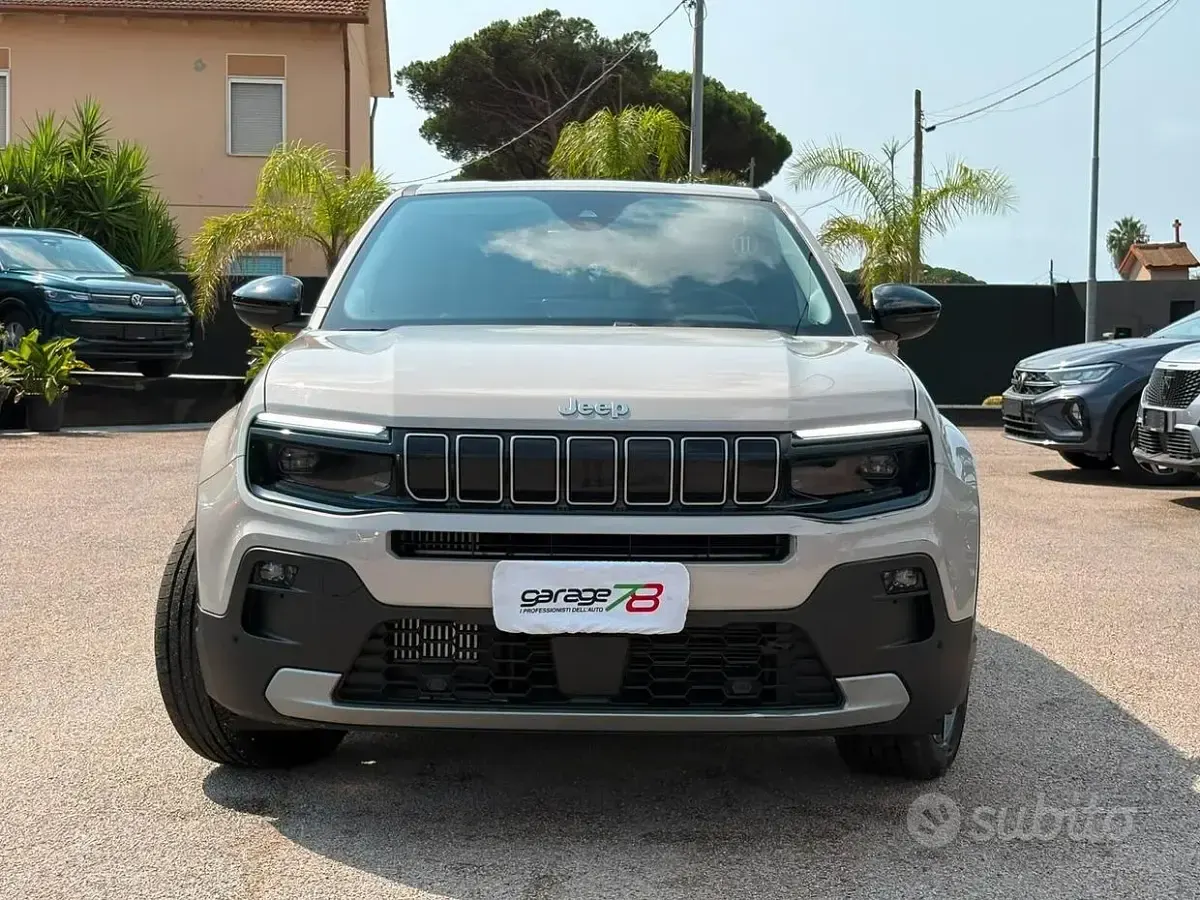 Usata Jeep Avenger Summit 101 CV (74 kW) 2025 Beige SUV