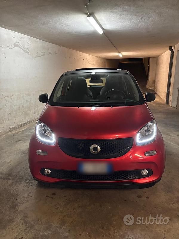 Usata Smart ForFour Prime 71 CV (52 kW) 2017 Rosso Utilitaria