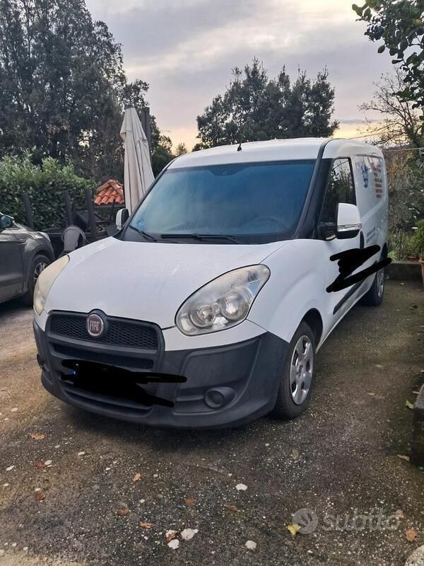 Usata Fiat Doblò 90 CV (66 kW) 2012 Bianco Monovolume