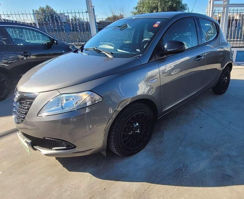 Usata Lancia Ypsilon S 95 CV (69 kW) 2015 Grigio Utilitaria