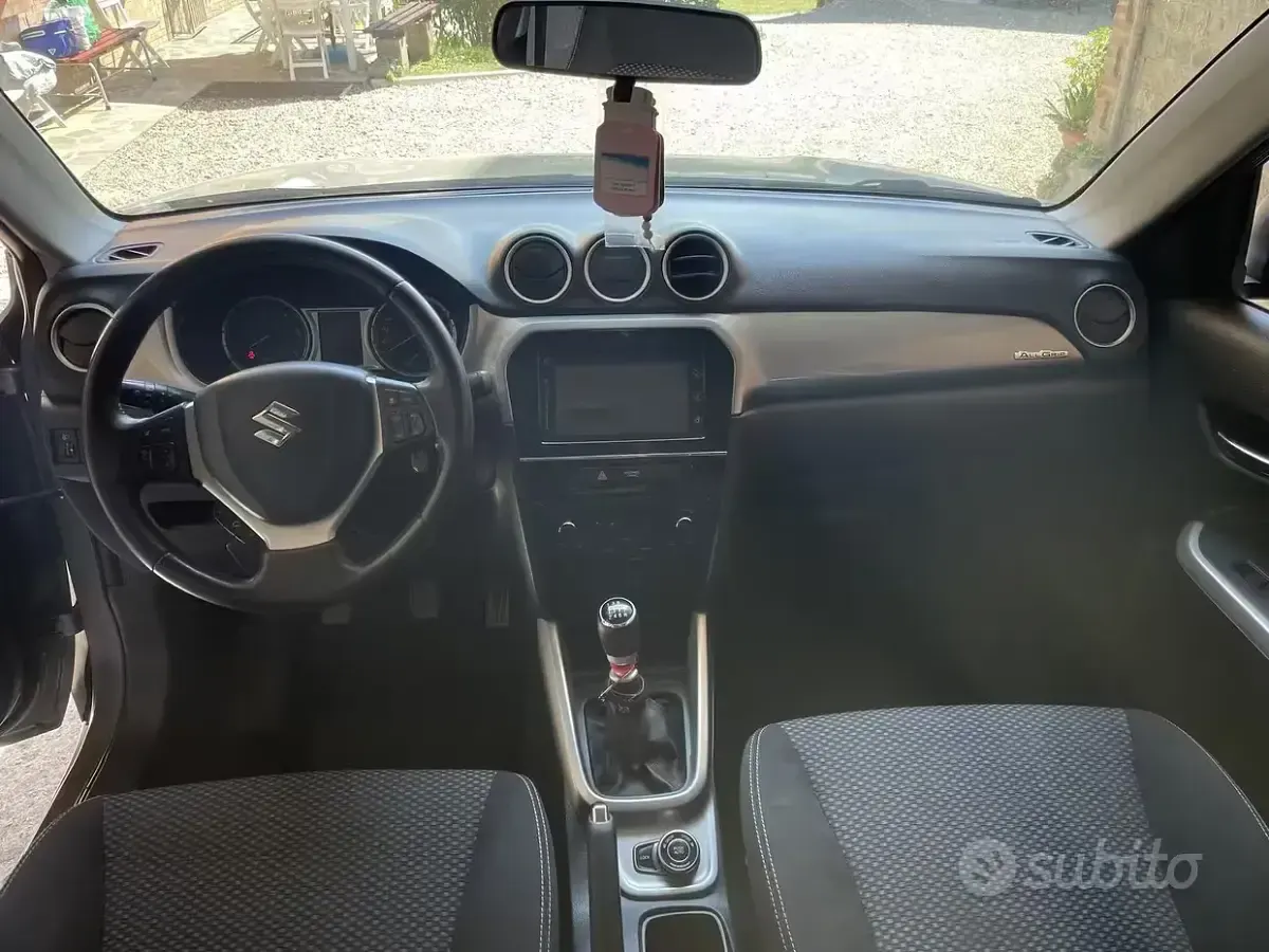 Usata Suzuki Vitara 120 CV (88 kW) 2018 Grigio SUV