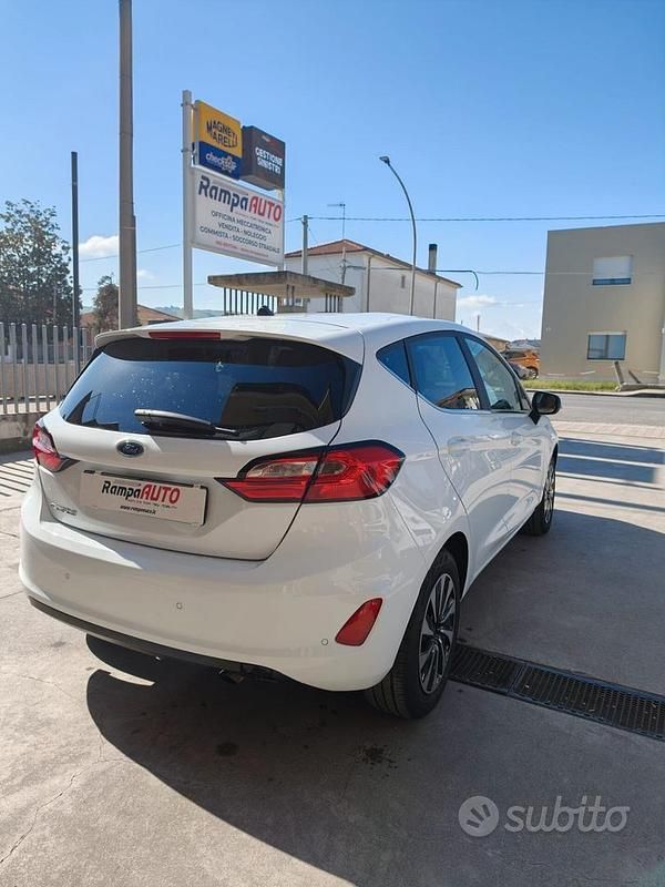 Usata Ford Fiesta Titanium 75 CV (55 kW) 2023 Bianco Utilitaria