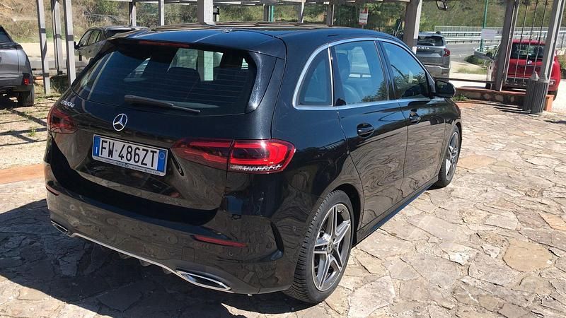 Usata Mercedes B180 Premium 136 CV (100 kW) 2019 Nero Monovolume