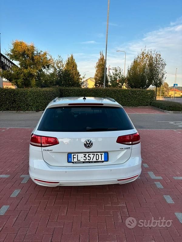 Usata VW Passat 120 CV (88 kW) 2017 Bianco Station wagon