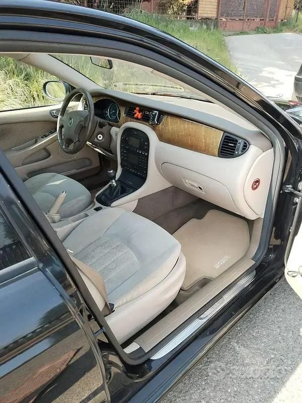 Usata Jaguar X-type Executive 196 CV (144 kW) 2002 Nero Berlina