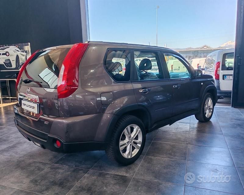 Usata Nissan X-Trail 150 CV (110 kW) 2011 Marrone SUV