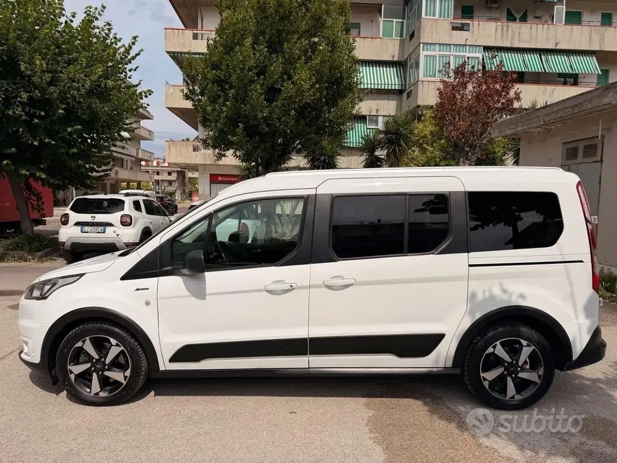 Usata Ford Transit Connect 120 CV (88 kW) 2021 Bianco Monovolume