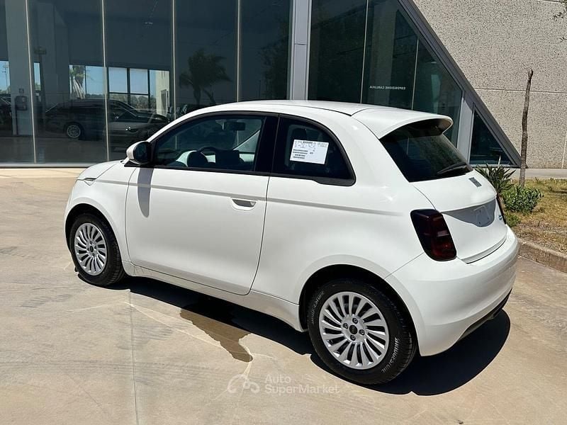 Nuova Fiat 500e 42 kW (58 CV) 2025 Bianco Utilitaria