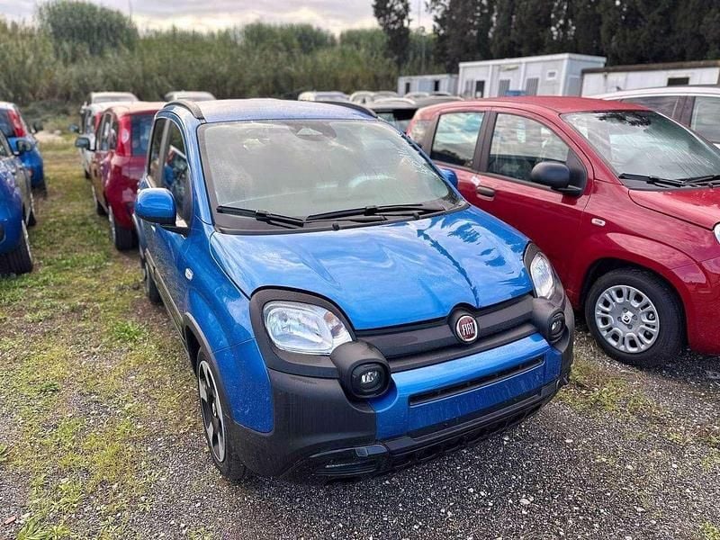Usata Fiat Panda Cross Cross 69 CV (50 kW) 2025 Blu italia metallizzato Utilitaria