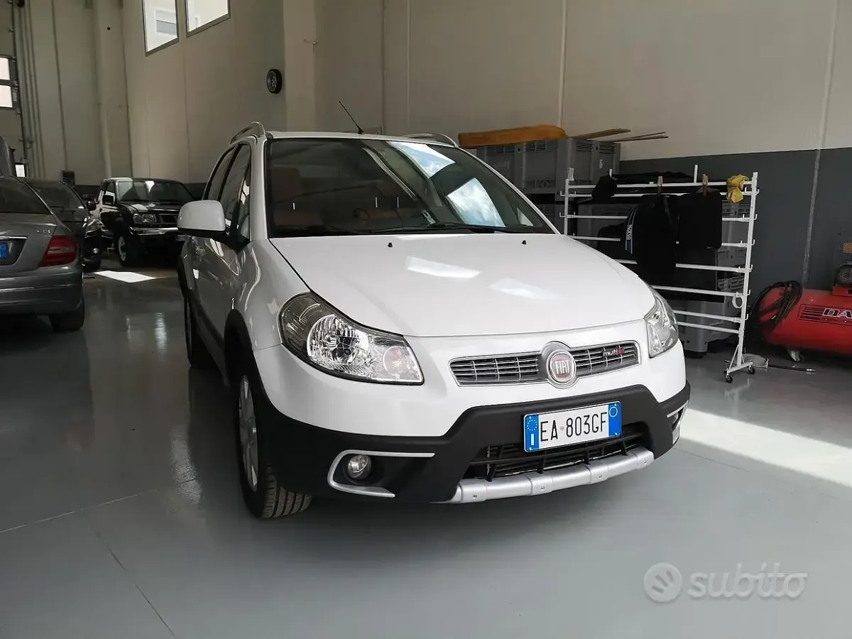 Usata Fiat Sedici Emotion 135 CV (99 kW) 2011 Bianco SUV