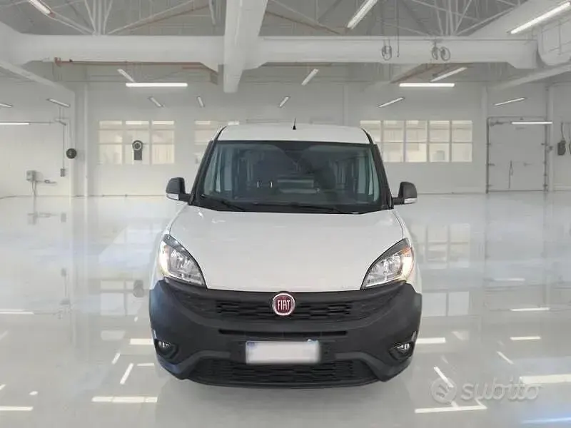 Usata Fiat Doblò Business 95 CV (69 kW) 2021 Bianco Monovolume