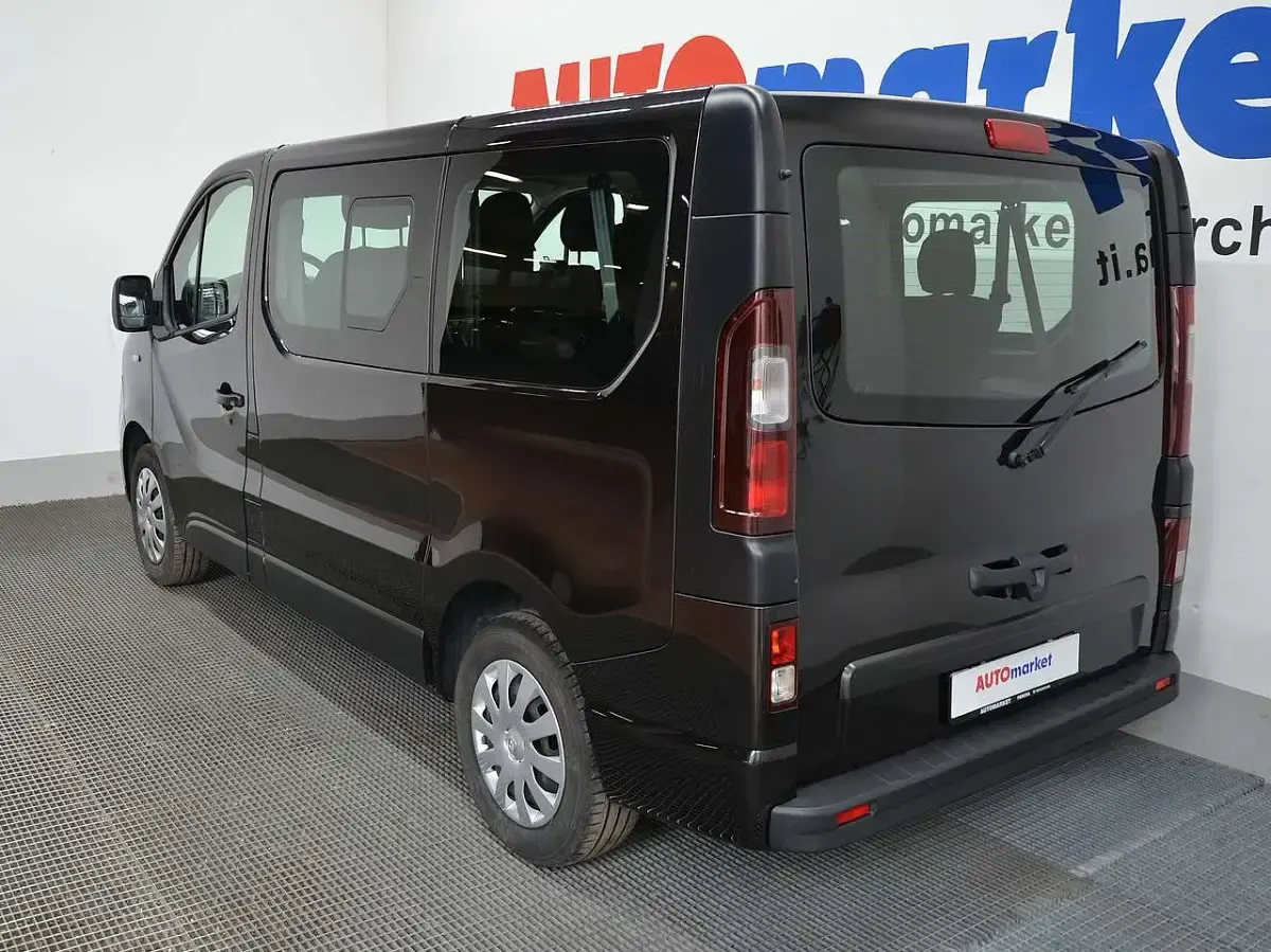 Usata Opel Vivaro-e Combi 121 CV (88 kW) 2019 Nero Monovolume