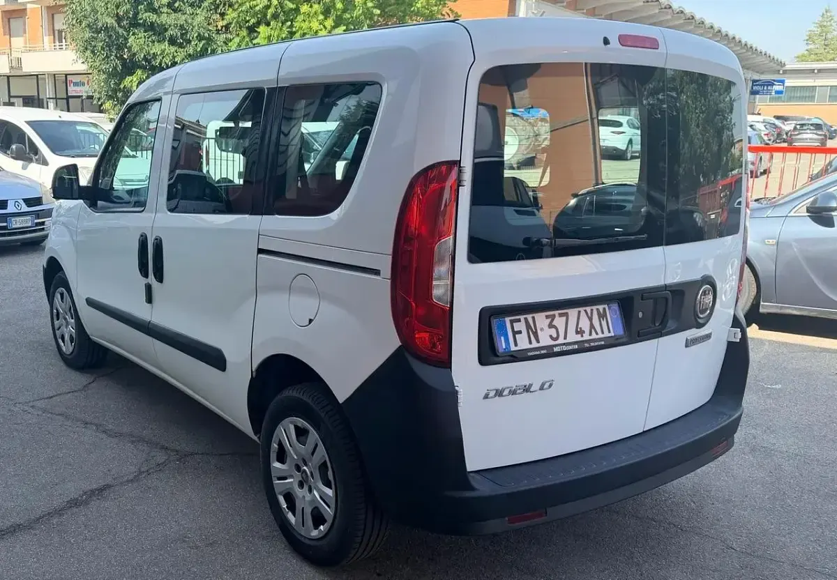 Usata Fiat Doblò 95 CV (69 kW) 2018 Bianco Monovolume