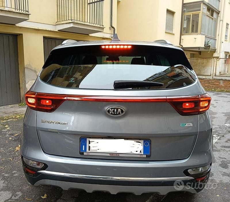Usata Kia Sportage 132 CV (97 kW) 2020 Grigio SUV