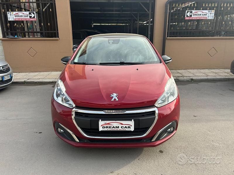 Rosso Usata 2017 Peugeot 208 GT-line Due volumi | 7990 € (Buon prezzo) - Immagine 1/4