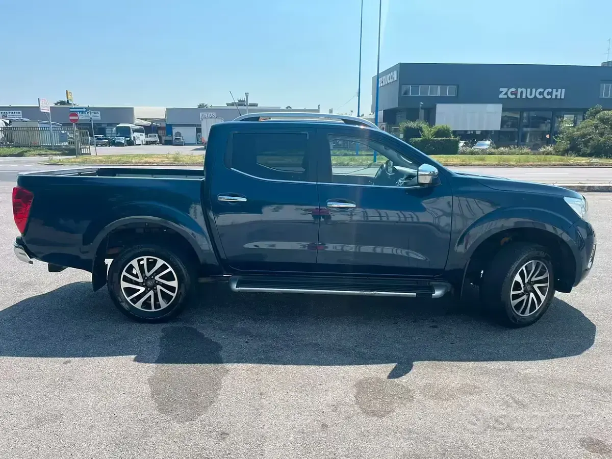Usata Nissan Navara 190 CV (139 kW) 2016 Bluazzurro Pick-up