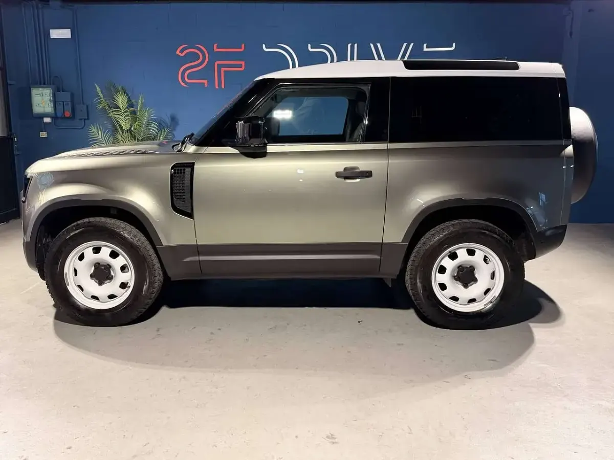 Usata Land Rover Defender 200 CV (147 kW) 2021 Verde SUV