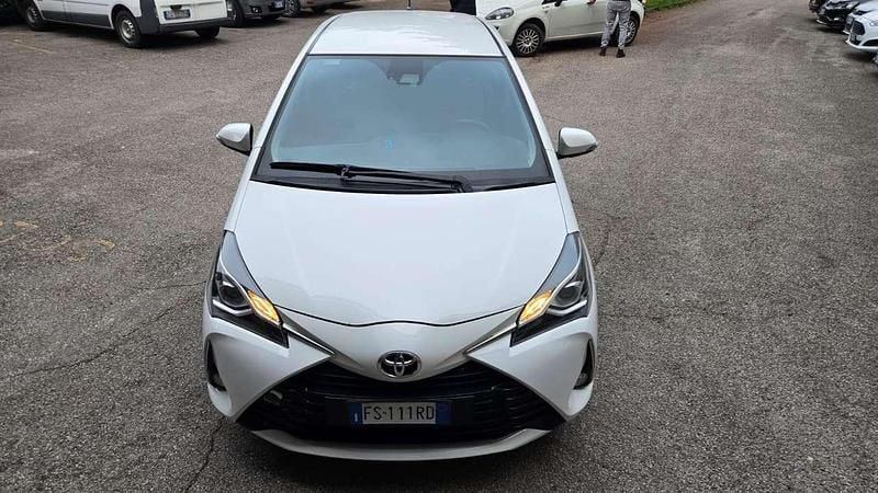 Usata Toyota Yaris Lounge 111 CV (81 kW) 2019 Bianco Berlina