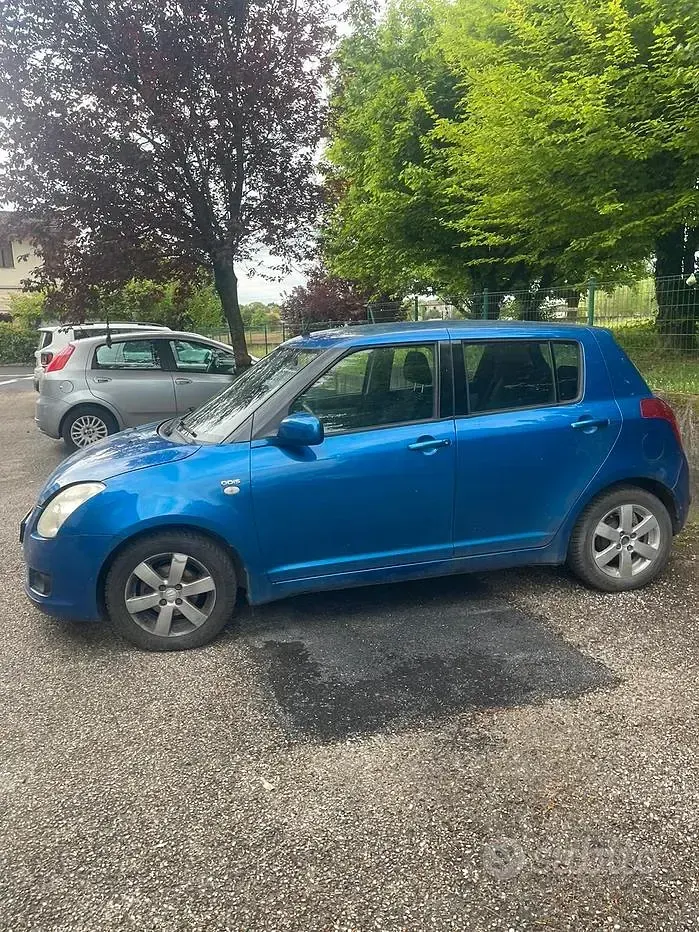 Usata Suzuki Swift 75 CV (55 kW) 2009 Blu Utilitaria