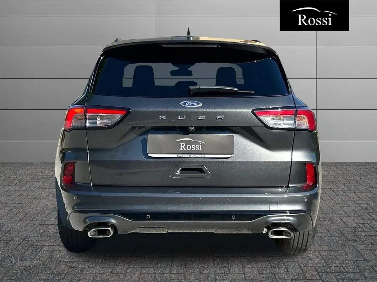 Usata Ford Kuga ST-Line 150 CV (110 kW) 2023 Nero metallizzato SUV