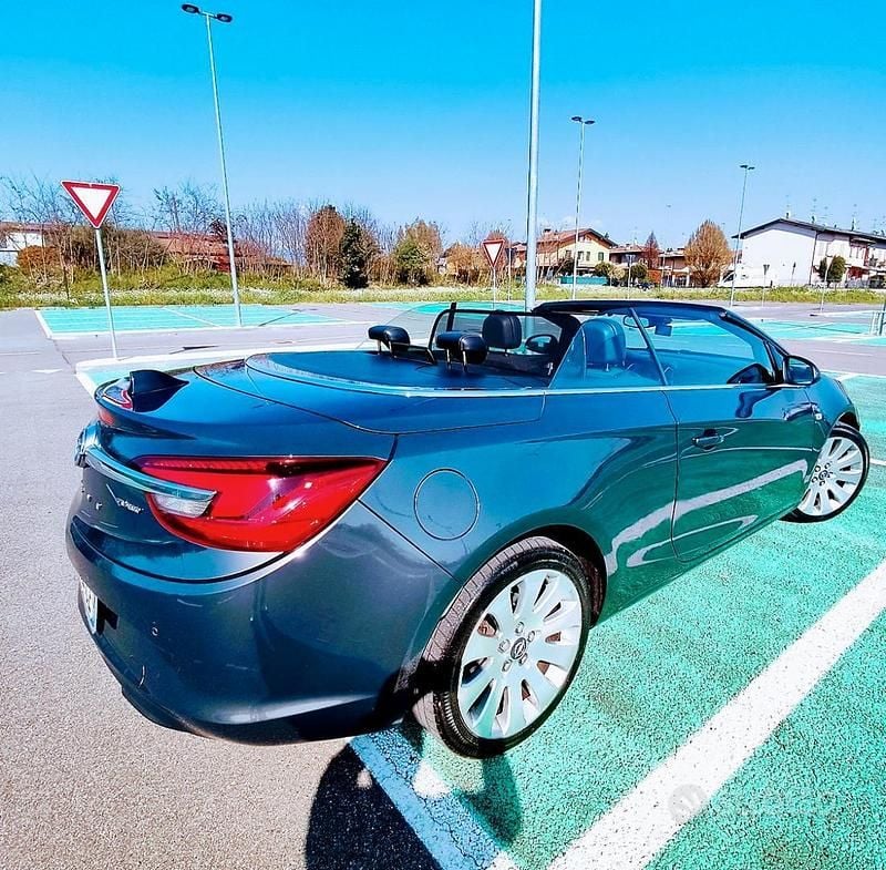 Usata Opel Cascada 2013 Grigio Cabrio