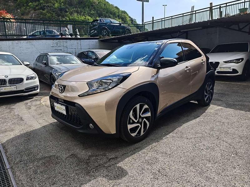 Nuova Toyota Aygo X 72 CV (52 kW) 2025 Bronzo SUV