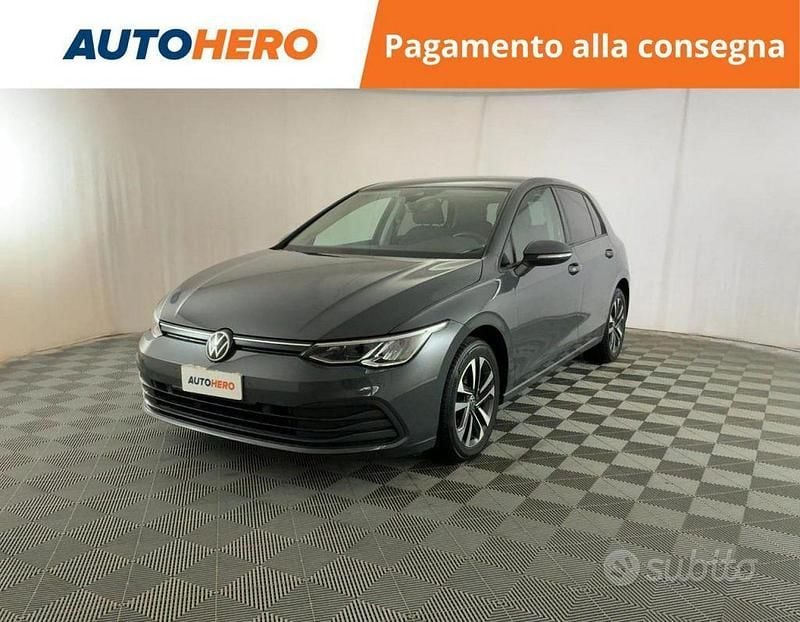 Grigio Usata 2021 VW Golf Life Tre volumi | 23.499 € (Buon prezzo) - Immagine 1/2