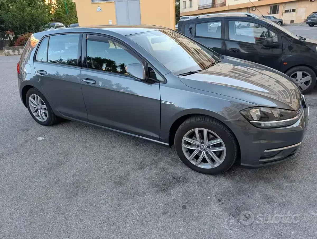 Usata VW Golf VII 130 CV (95 kW) 2019 Grigio Berlina