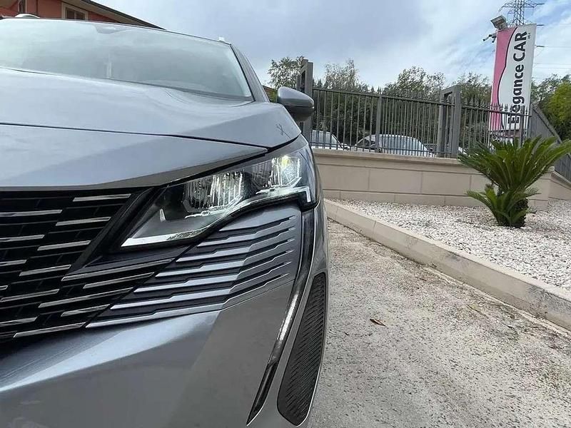 Usata Peugeot 3008 Allure 131 CV (96 kW) 2021 Argento SUV