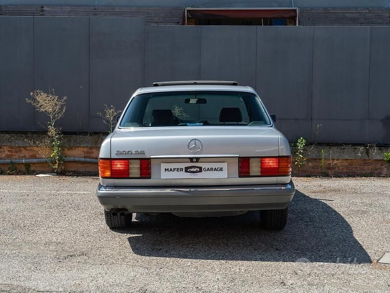Usata Mercedes S300 SE 188 CV (138 kW) 1986 Argento Berlina