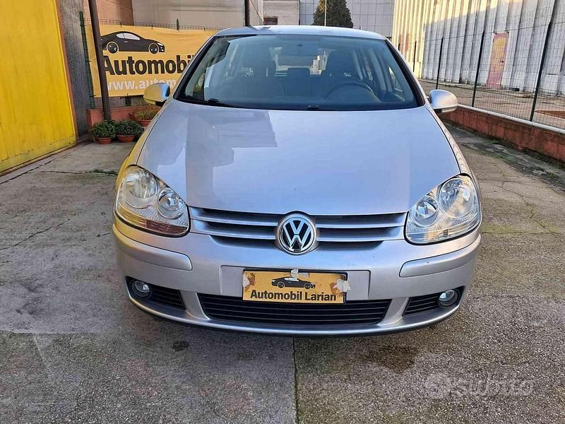 Usata VW Golf VI Comfortline 102 CV (75 kW) 2008 Grigio Utilitaria