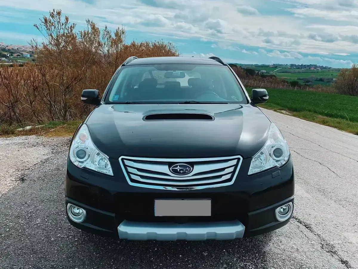 Usata Subaru Outback 150 CV (110 kW) 2011 Nero Station wagon
