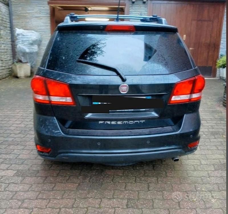 Nero Usata 2011 Fiat Freemont SUV | 5000 € (Super prezzo) - Immagine 1/4