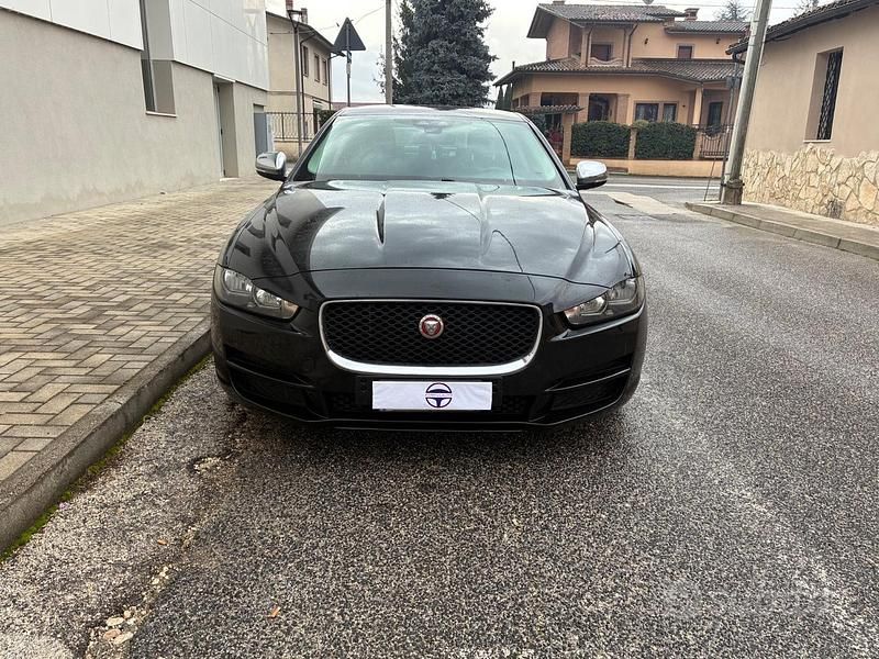 Nero Usata 2016 Jaguar XE Prestige Tre volumi | 14.900 € (Molto cara) - Immagine 1/4