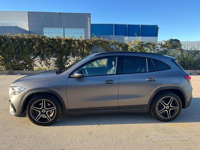 Usata Mercedes GLA200 Premium 150 CV (110 kW) 2022 Grigio SUV
