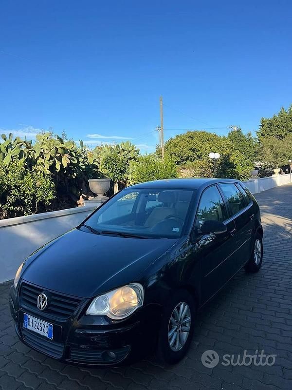 Usata 2007 VW Polo Tre volumi | 2600 € (Buon prezzo) - Immagine 1/4
